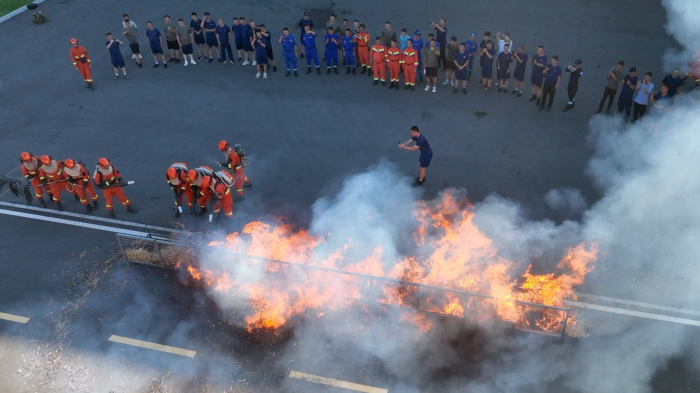 我省2025年度应急救援队伍实训拉练活动圆满收官